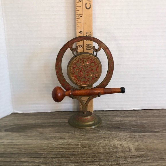 Vtg Etched Brass Tabletop Gong Style Dinner Bell - Picture 8 of 10